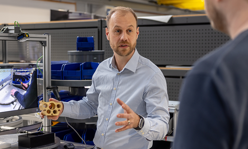 Peter Thorvald förklarar.jpg